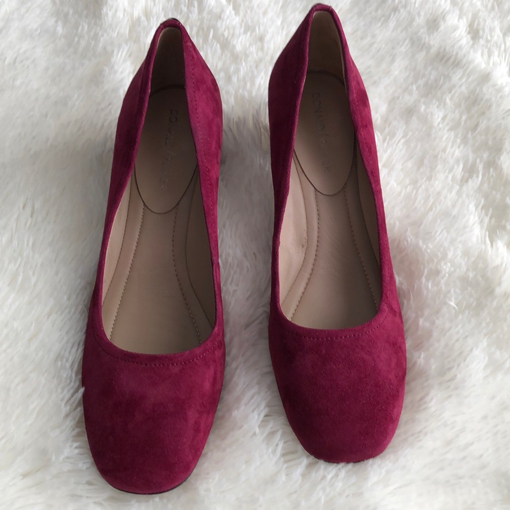 Donald/ Pliner pump shoes size 8